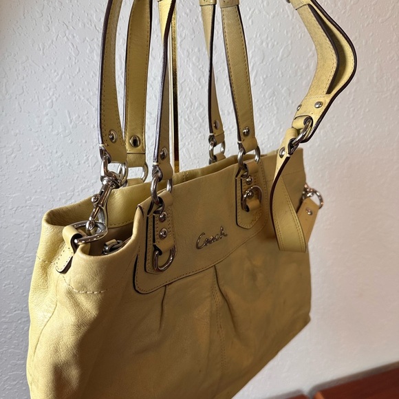 Coach Beige Leather Shoulder Bag - Picture 2 of 11